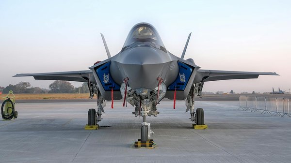 Découvrez notre sélection de sweats homme tendance et confortables