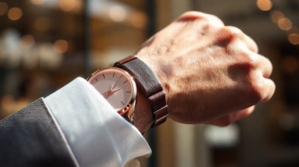 Top conseils pour un bracelet en quartz rose masculin tendance
